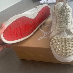 Women’s red bottoms